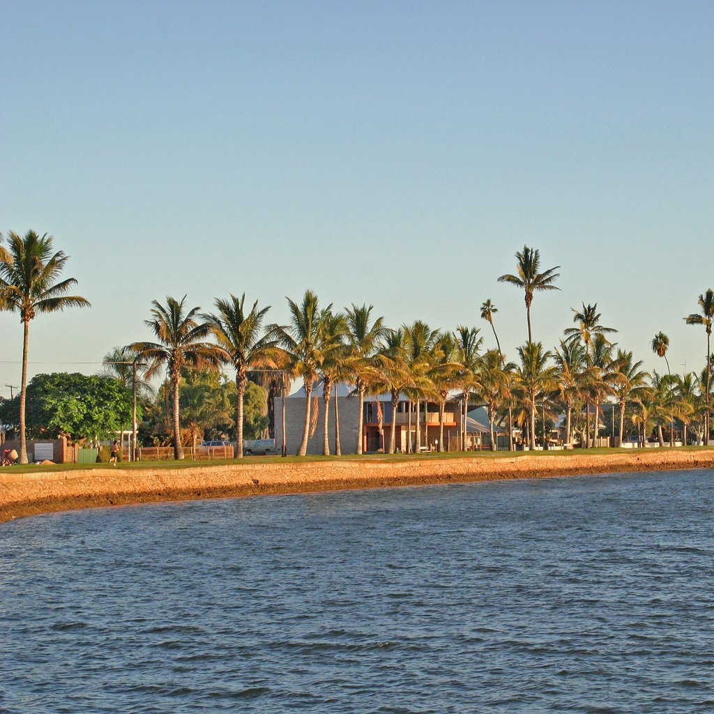 Coral Bay (Western Australia): Ein kleiner Küstenort am Indischen Ozean, bekannt wegen zeitweiser Riesenmantas und Buckelwale in der Bucht und durch das Ningaloo Reef.