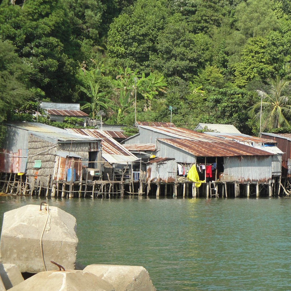 Shacks on an island of Ha Tien Islands