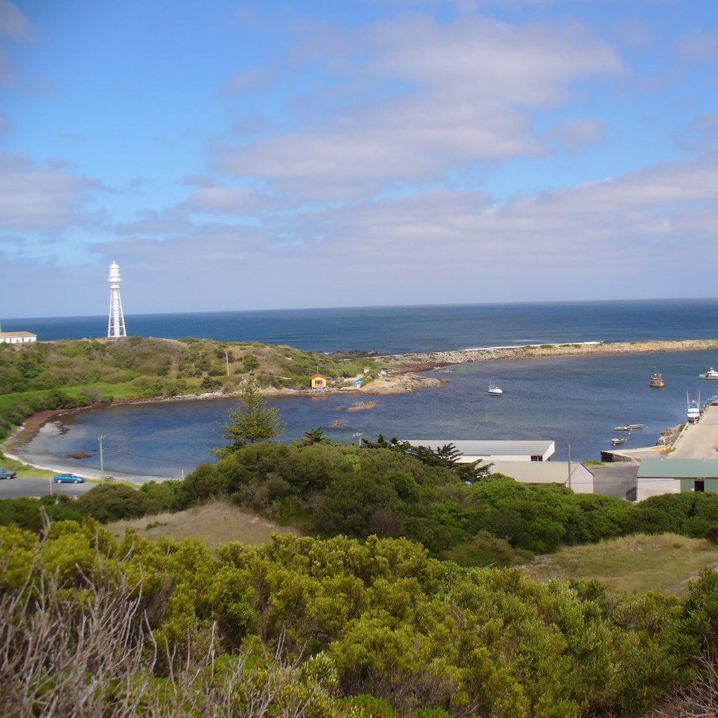 Currie, Tasmania harbour on King Island in Tasmania, Australia. Photo taken by Karl Barnfather 04/Feb/07