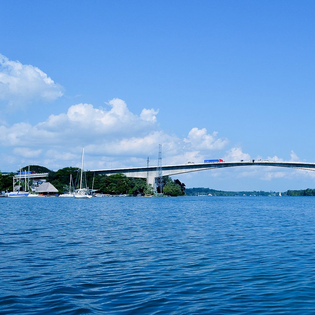 Puente de Rio Dulce Guatemala