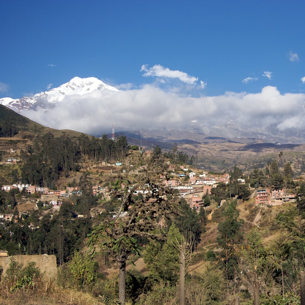 Una vista panorámica de la población de Sorata en el departamento de La Paz.